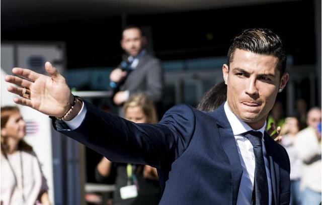 每体：博阿滕在巴萨体育城训练数日，并与弗里克会面（每体：博阿滕已在巴萨体育城连续多日训练，期间与弗里克会晤）