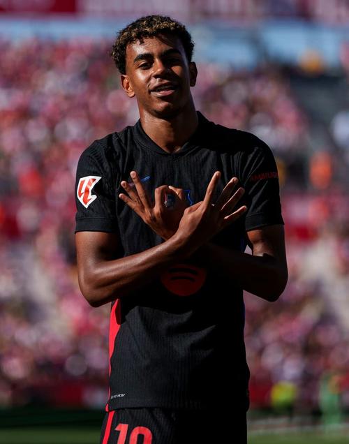 爆冷！凯尔特人138-129击败魔术，霍华德空砍30分难救主（冷门！凯尔特人138-129力擒魔术，霍华德轰30分仍难挽败局）