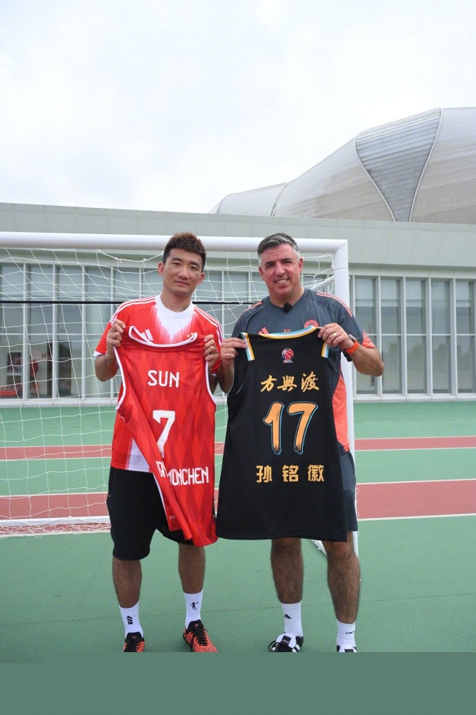 内马尔能在17分钟帽子戏法，就能带巴西队争世界杯，安帅考虑一下（内马尔17分钟戴帽，足以带领巴西冲击世界杯，安帅该考虑了）